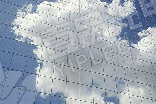 LED透明屏：鋼筋水泥建筑也能用上“化妝品”